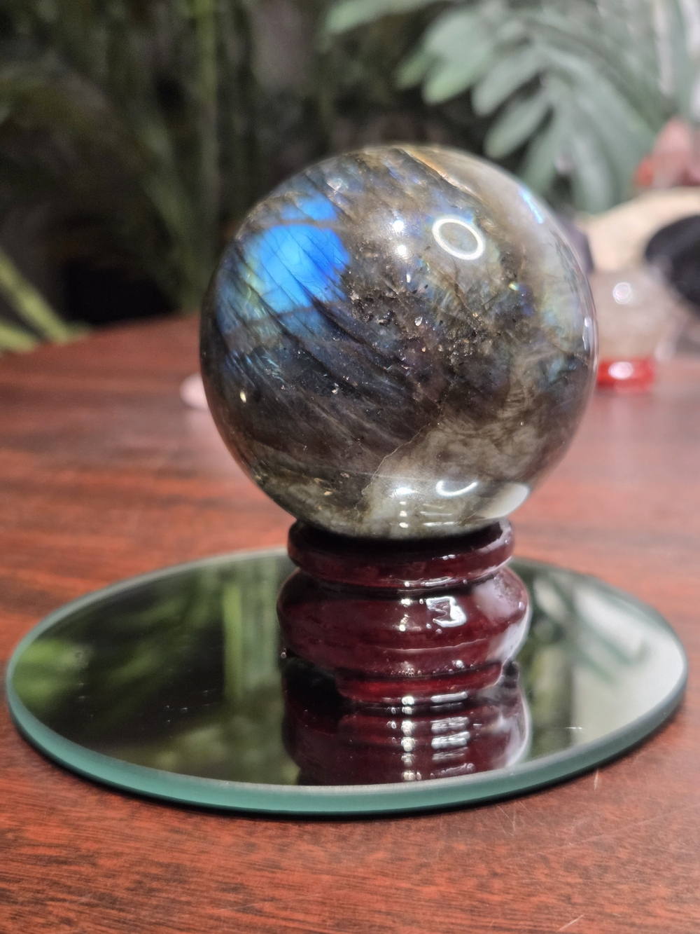 Flashy Labradorite Sphere - Picture 15 of 16